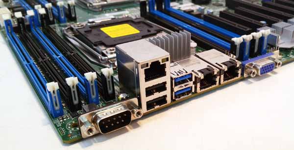 Supermicro X10DRH-CT - Back IO Ports