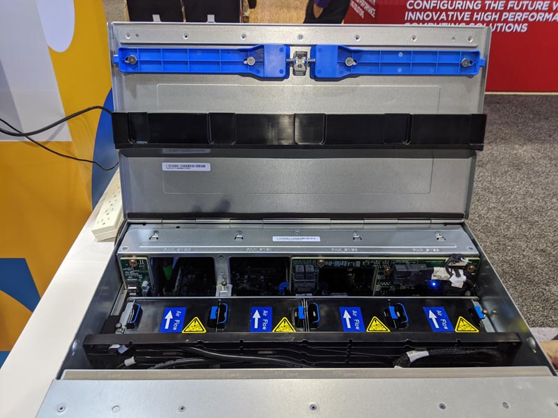 QCT QuantaGrid D52G 4U Service Door SC19