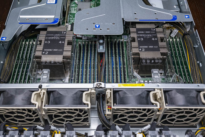 Supermicro 2029UZ TN20R25M CPU And Memory Area 24 DIMMs