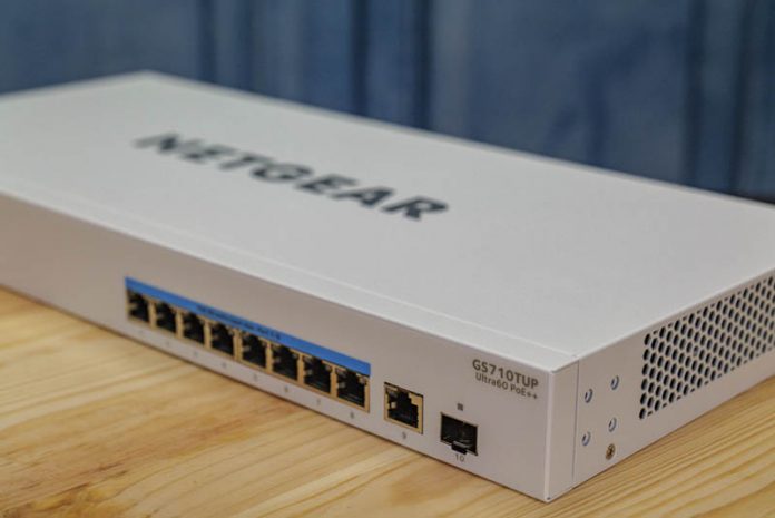 Netgear GS710TUP Cover