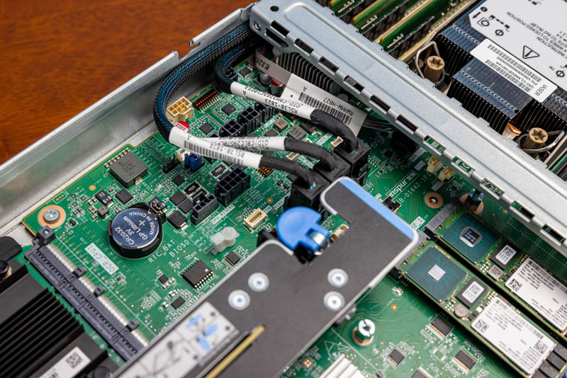 Inspur NF5180M6 Aux Connectors With Risers