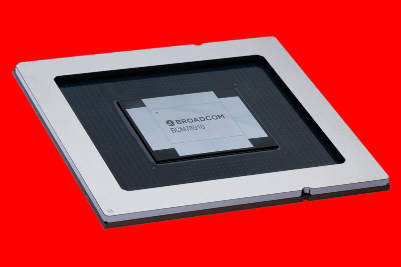 Broadcom Tomahawk 6 100G BCM78910